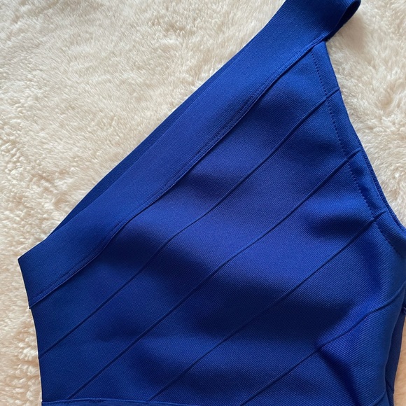 One shoulder bandage dress mew without tags - Picture 3 of 7